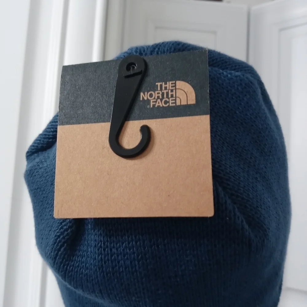 The North Face Navy Blue Knit Cap Hat w 